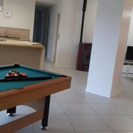 Au Sein D'un Elevage De Chevaux Villa Brucquedal