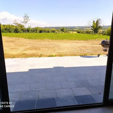 Au Sein D'un Elevage De Chevaux Villa